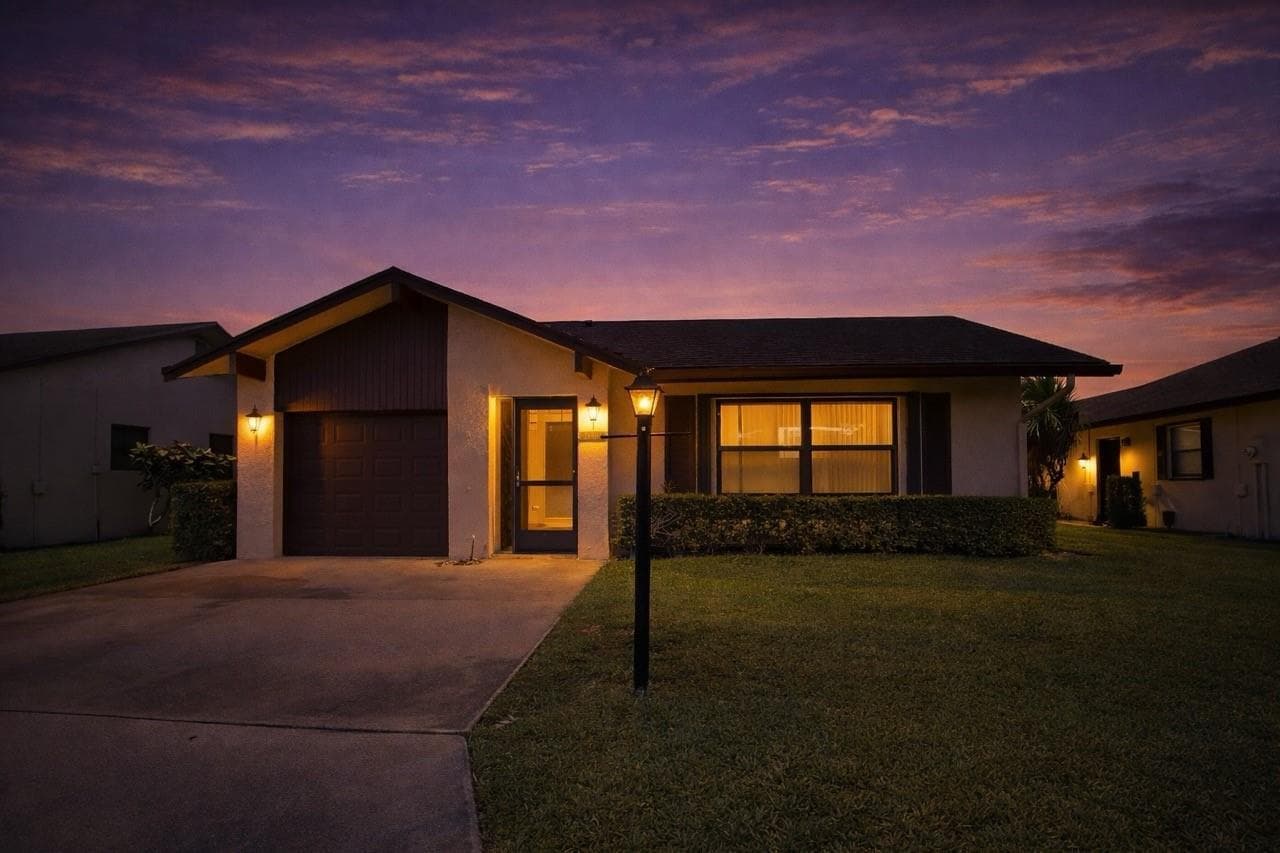 3305 Silver Buttonwood Drive, FL 33463 — zdjęcie 2
