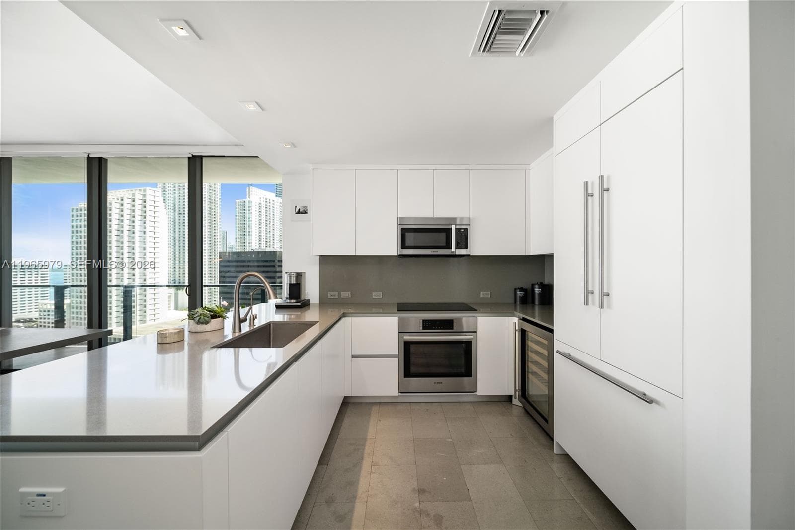 68 SE 6th St # 1201, Miami, FL 33131 — zdjęcie 2