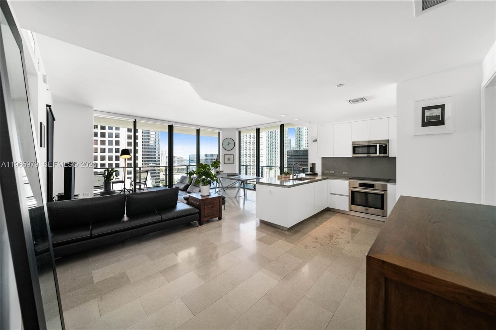 68 SE 6th St # 1201, Miami, FL 33131 — zdjęcie 4