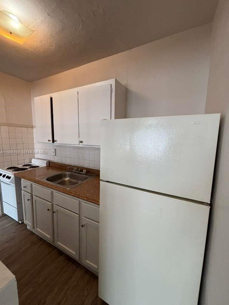 301 Sharar Ave # 4, Opa-Locka, FL 33054 — zdjęcie 4