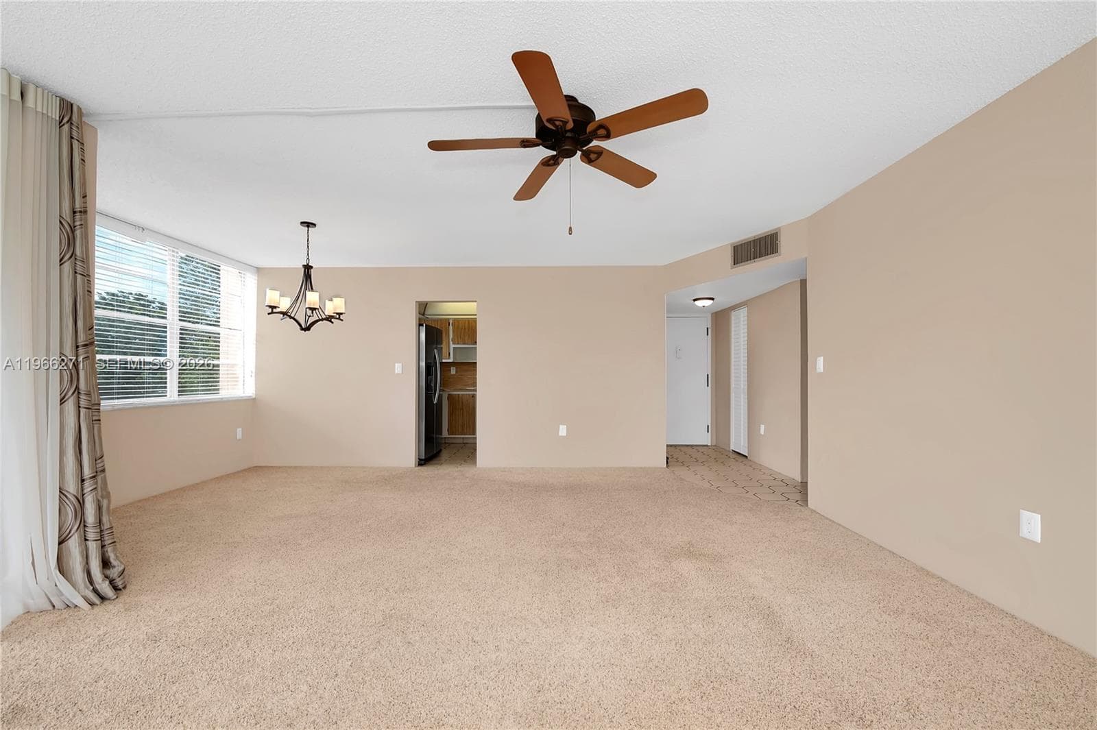1400 Saint Charles Place # 420, Pembroke Pines, FL 33026 — zdjęcie 4