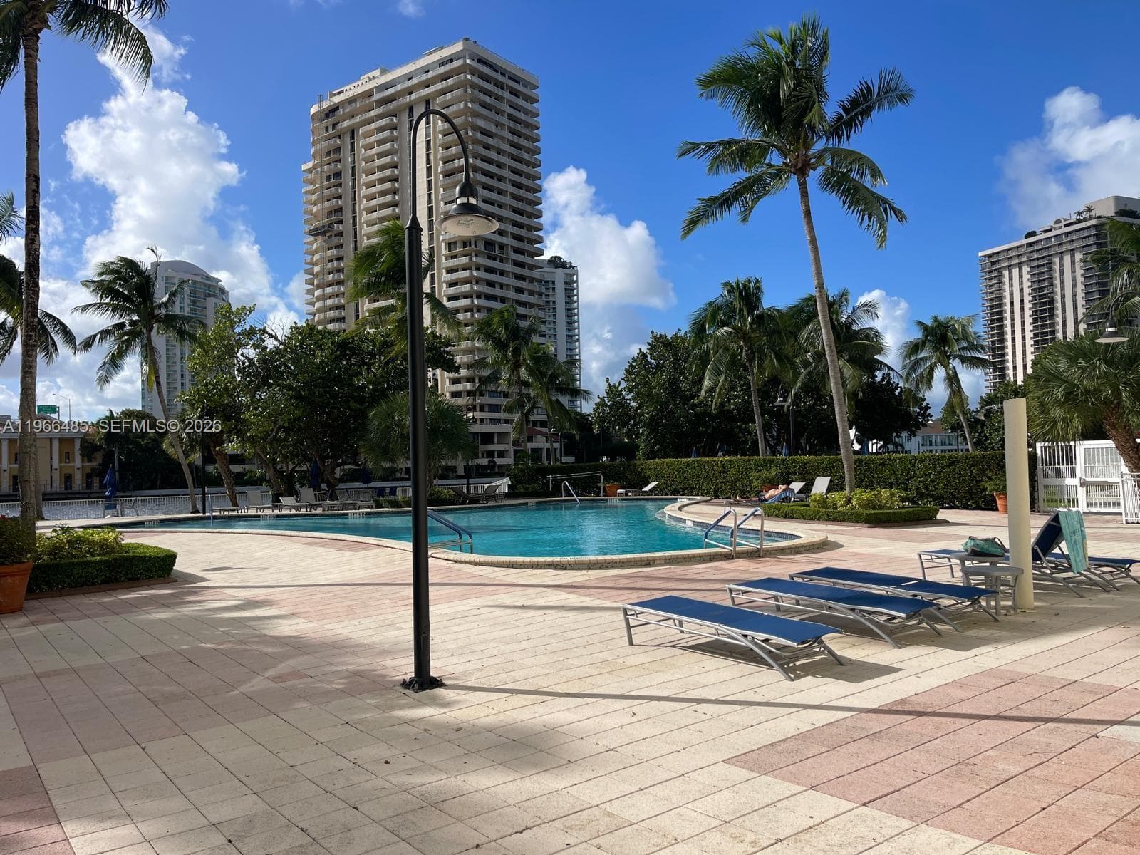 19390 Collins Ave # 123, Sunny Isles Beach, FL 33160 — zdjęcie 2