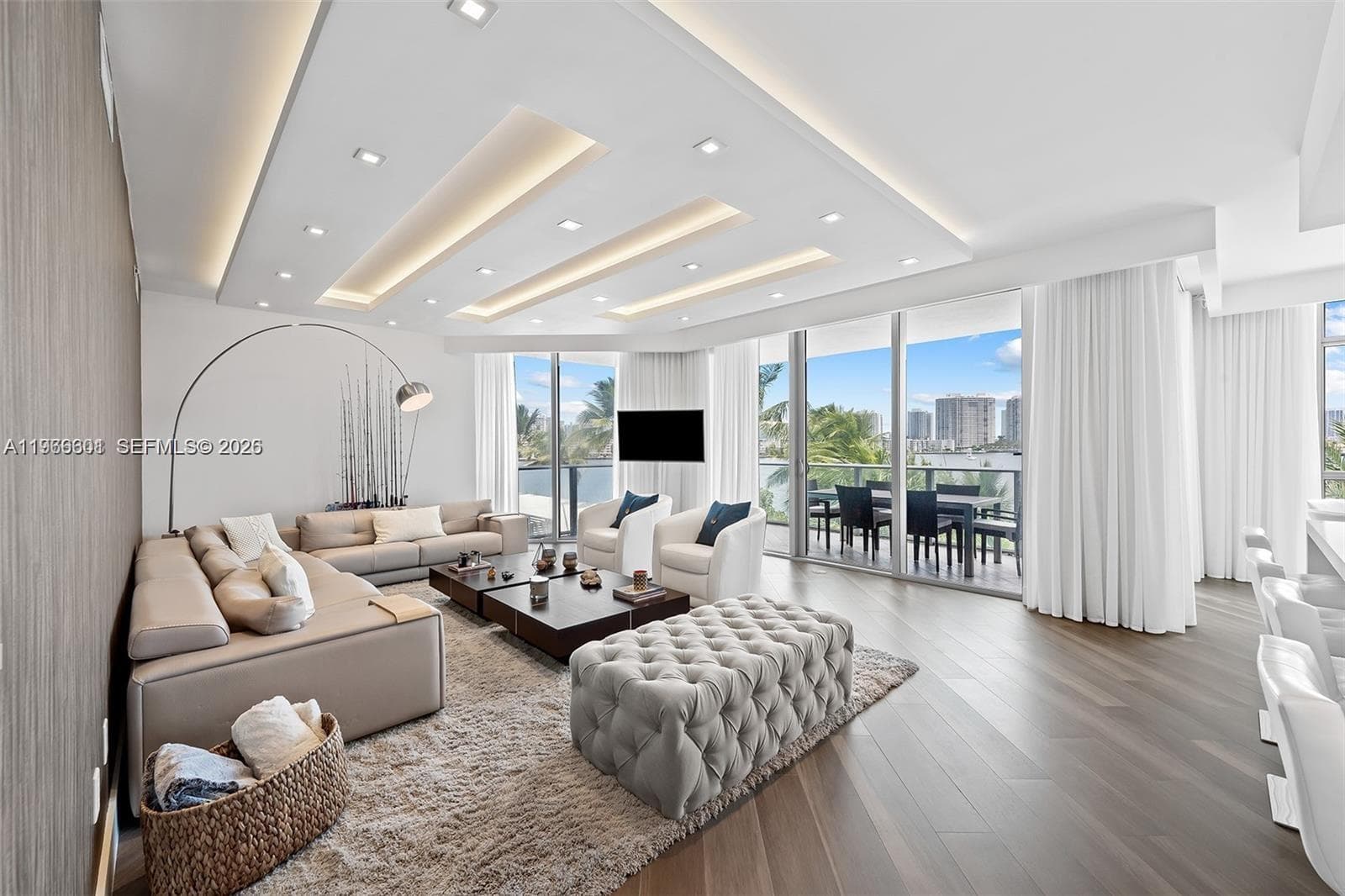 17301 Biscayne Blvd # 2110, North Miami Beach, FL 33160 — zdjęcie 2