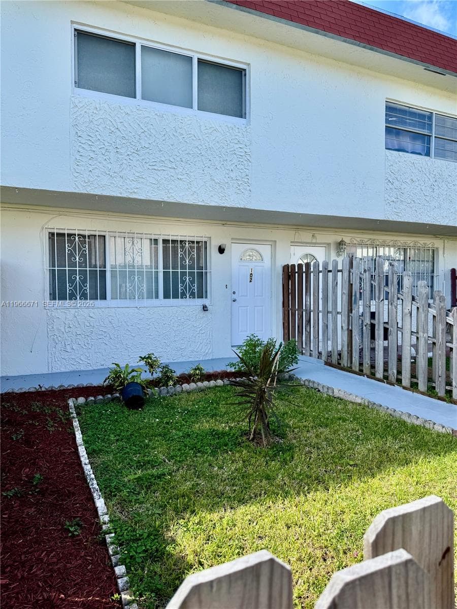 1481 NE 150th St # 102, Miami, FL 33161 — zdjęcie 2