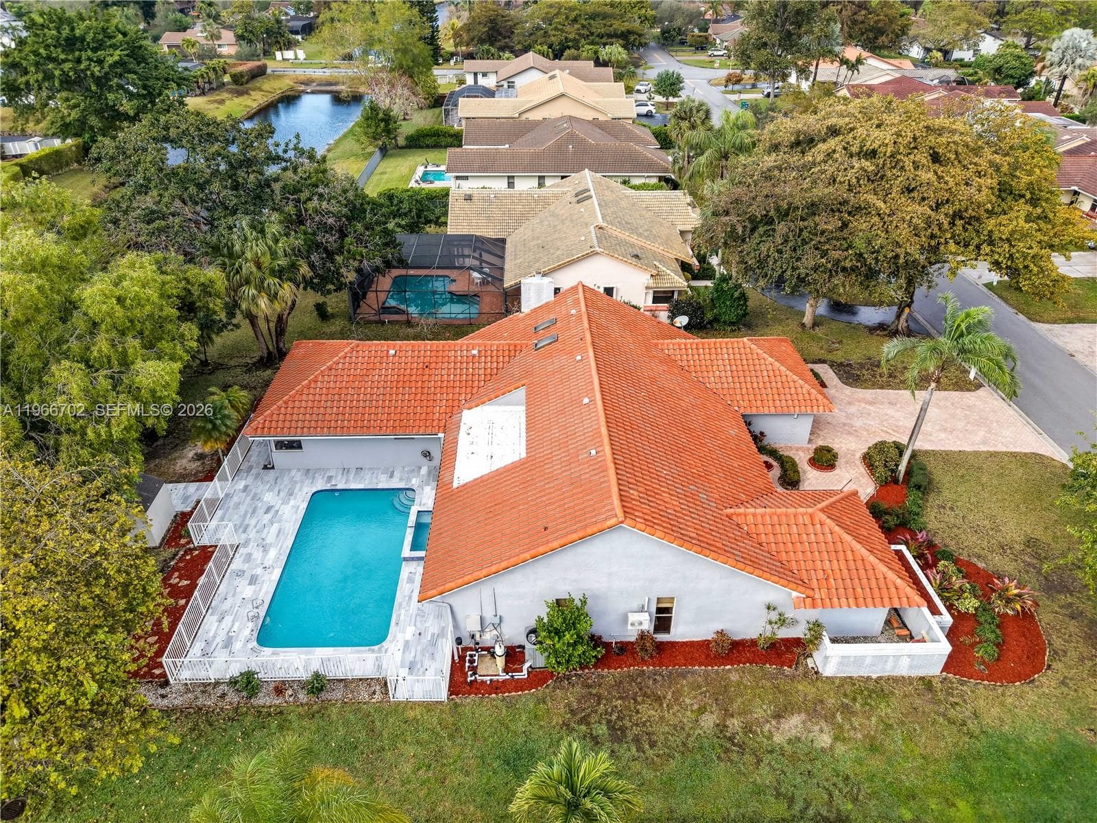 1510 NW 97th Ter, Coral Springs, FL 33071 — zdjęcie 4
