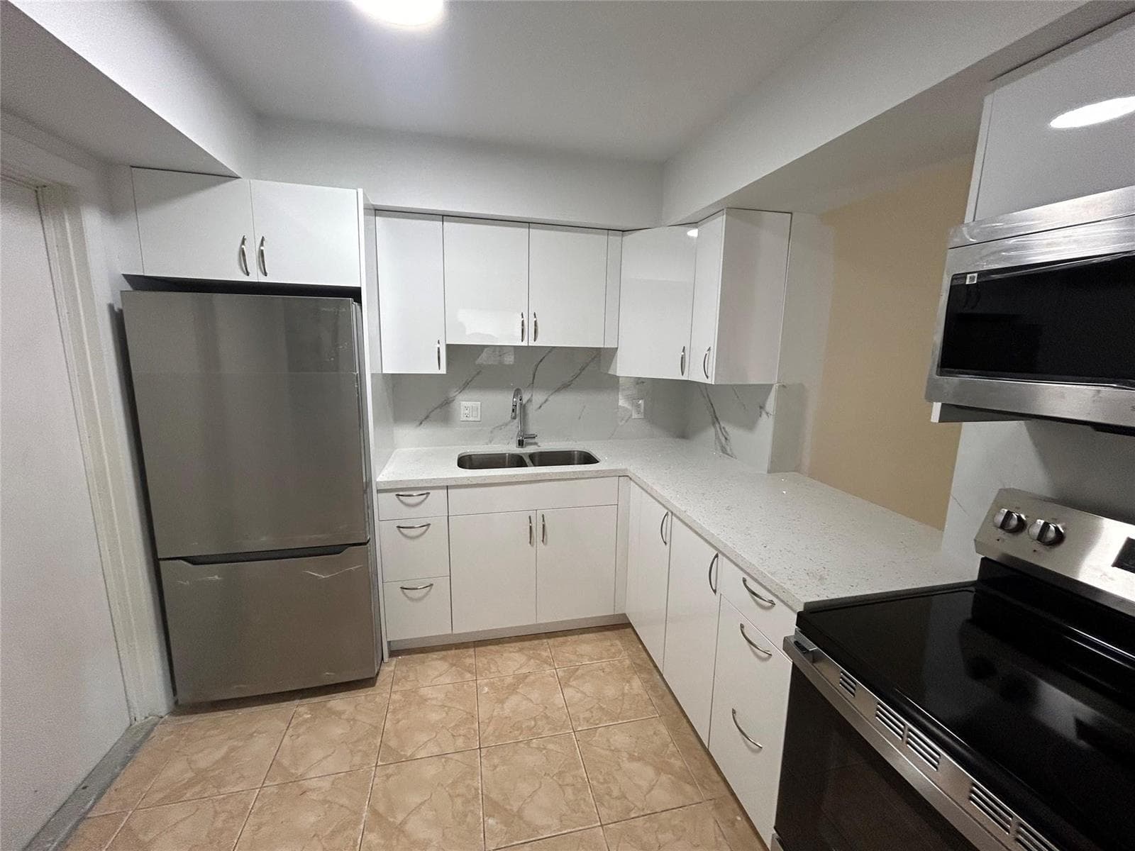 7625 SW 10th Street, North Lauderdale, FL 33068 — zdjęcie 2