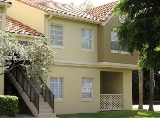 18328 NW 68th Ave # H, Hialeah, FL 33015 — zdjęcie 2
