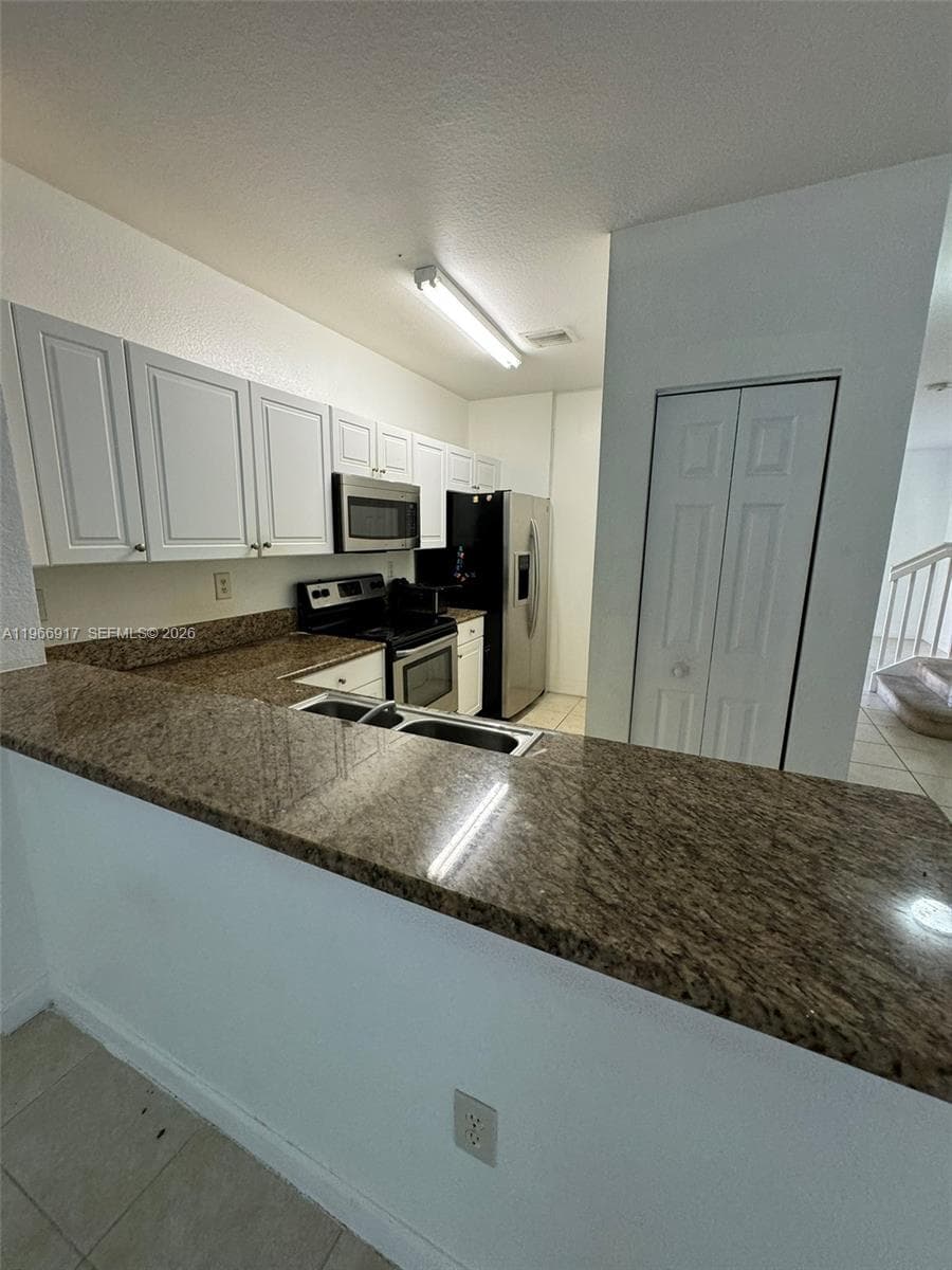 9257 SW 227th St # 11, Cutler Bay, FL 33190 — zdjęcie 5