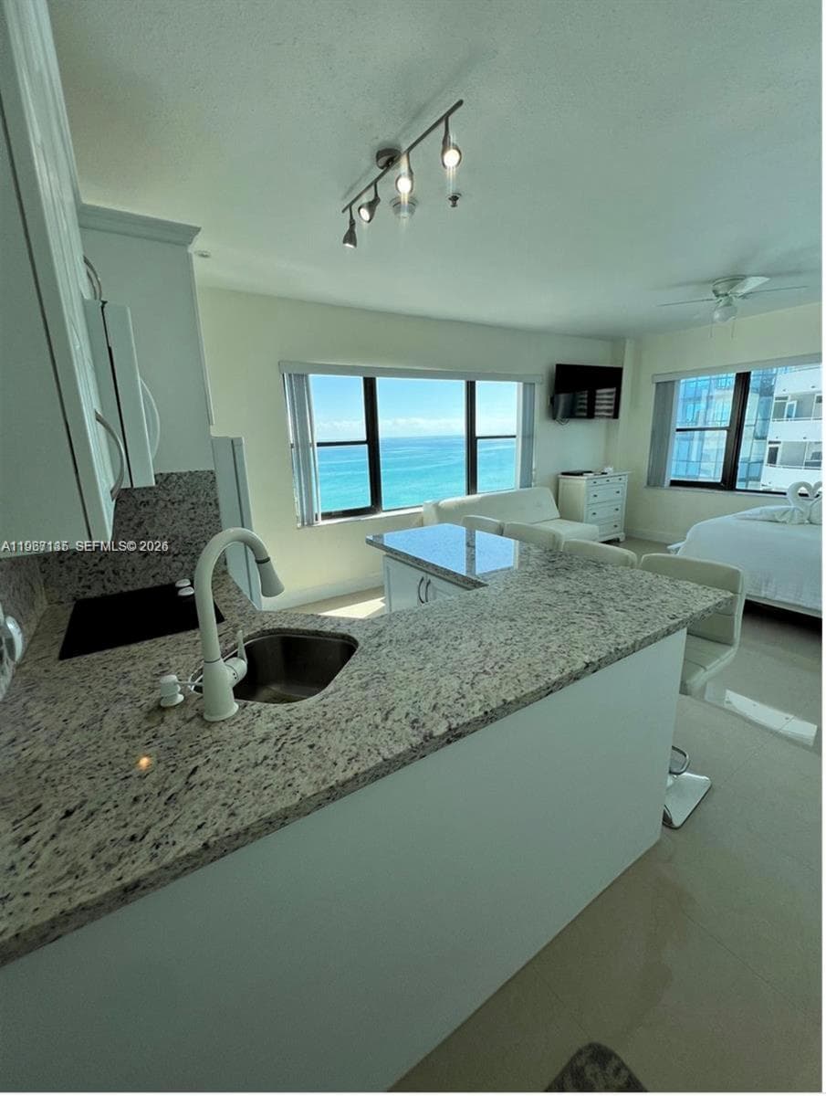 6345 Collins Ave # 908, Miami Beach, FL 33141