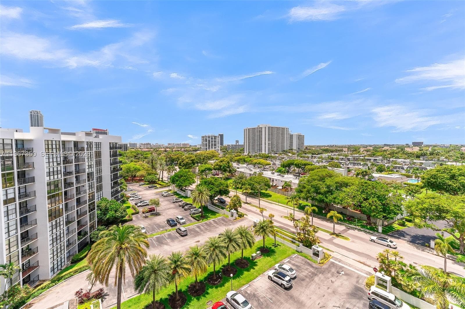 800 Parkview Dr # 1007, Hallandale Beach, FL 33009 — zdjęcie 2