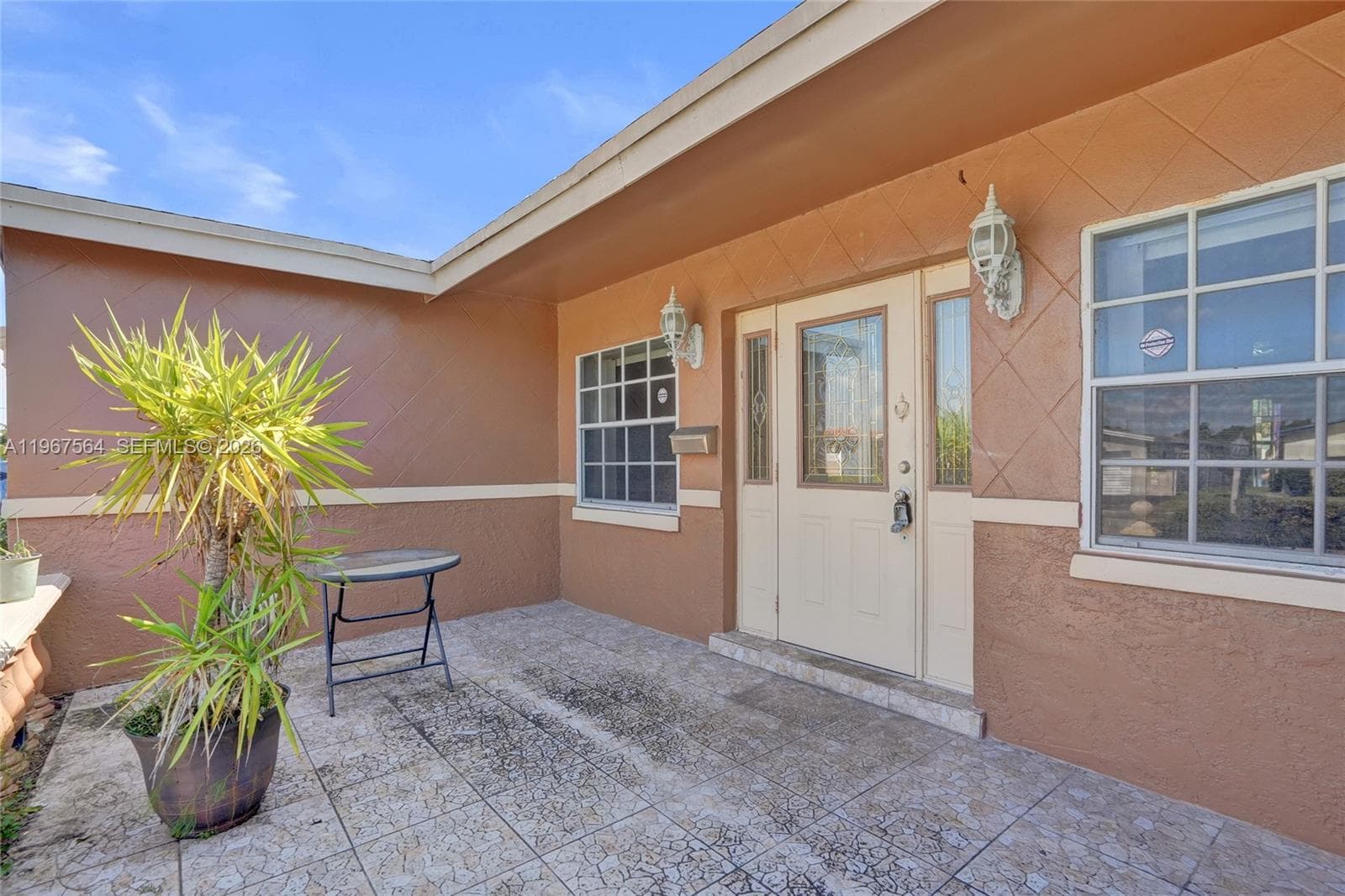 4966 NW 39th St, Lauderdale Lakes, FL 33319 — zdjęcie 2