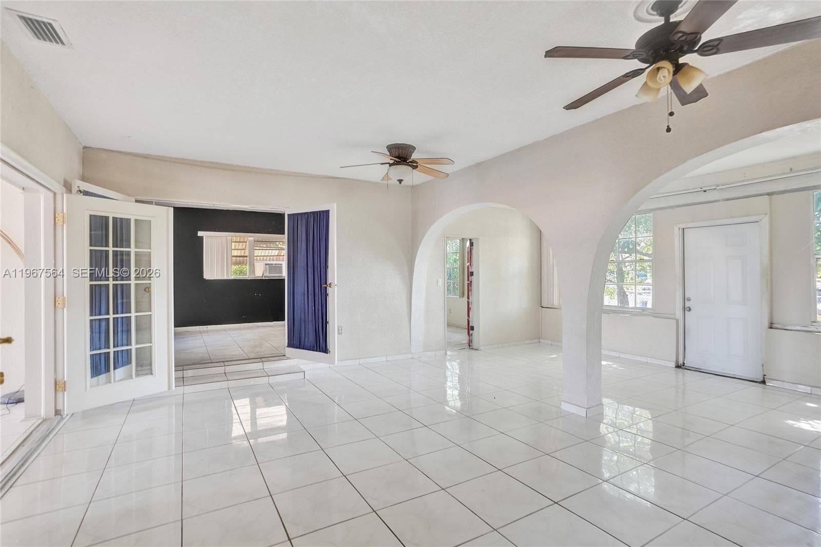 4966 NW 39th St, Lauderdale Lakes, FL 33319 — zdjęcie 4