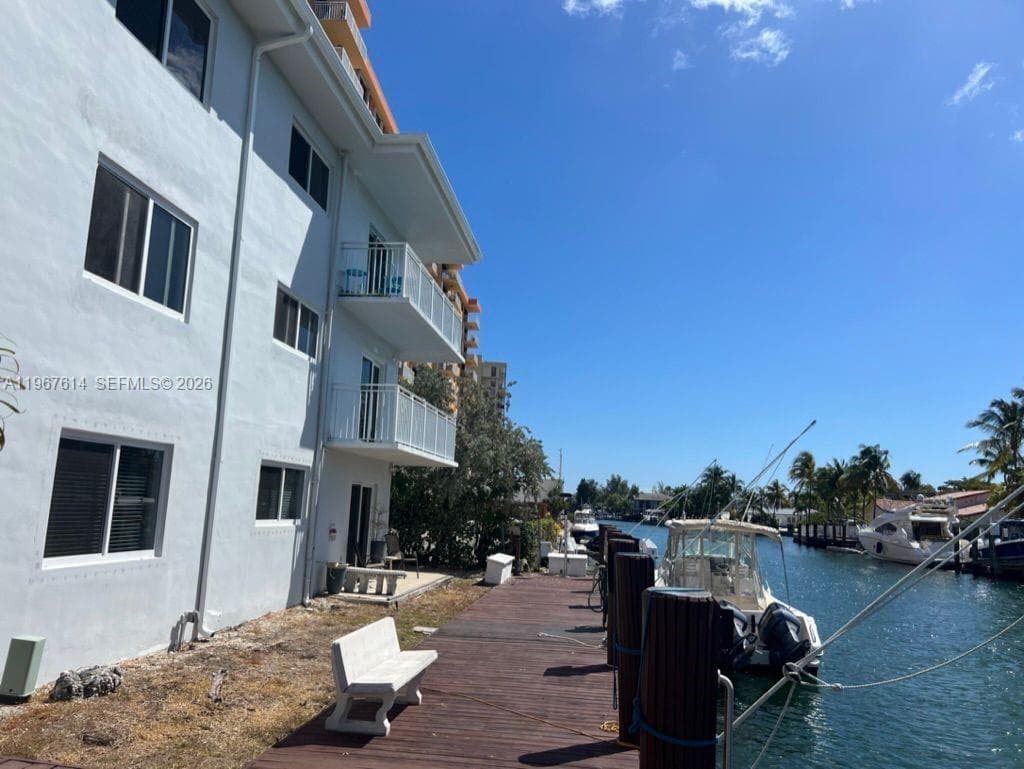 2430 NE 135th St # 105, North Miami, FL 33181 — zdjęcie 2