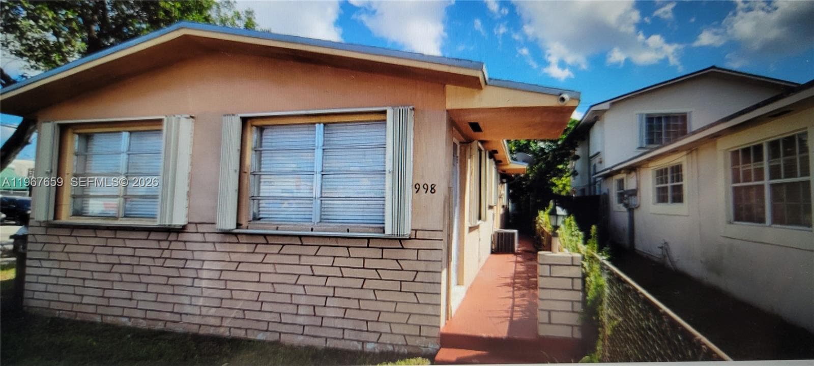 998 E 29th St, Hialeah, FL 33013