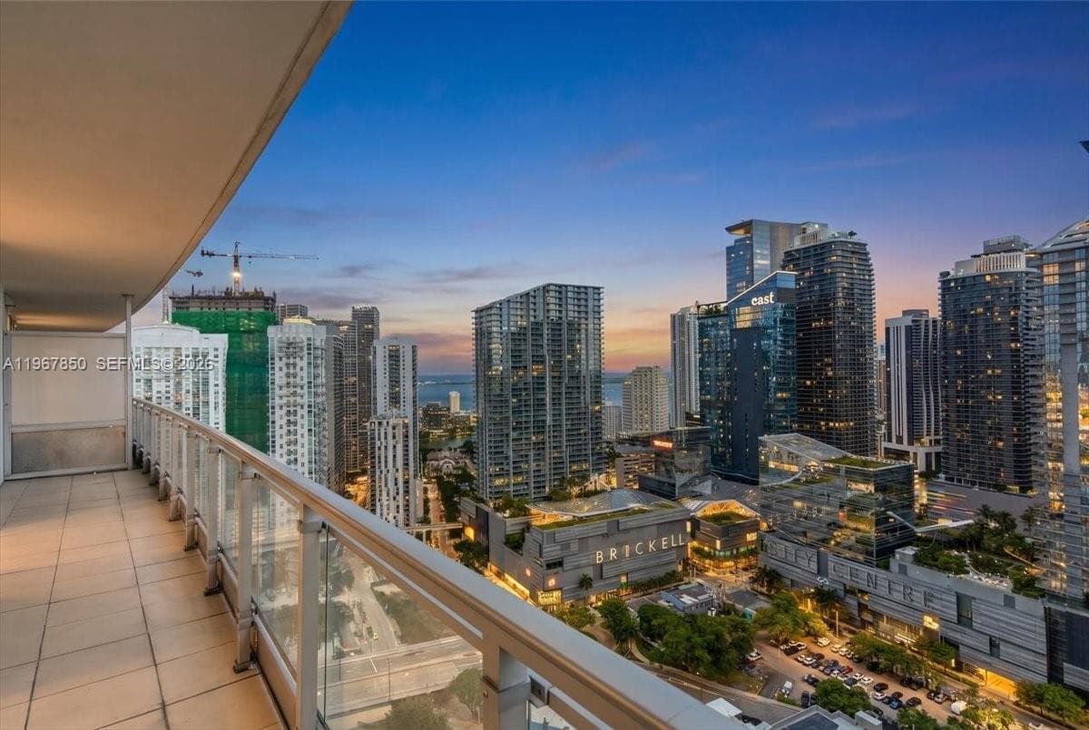 92 SW 3rd St # 3804, Miami, FL 33130