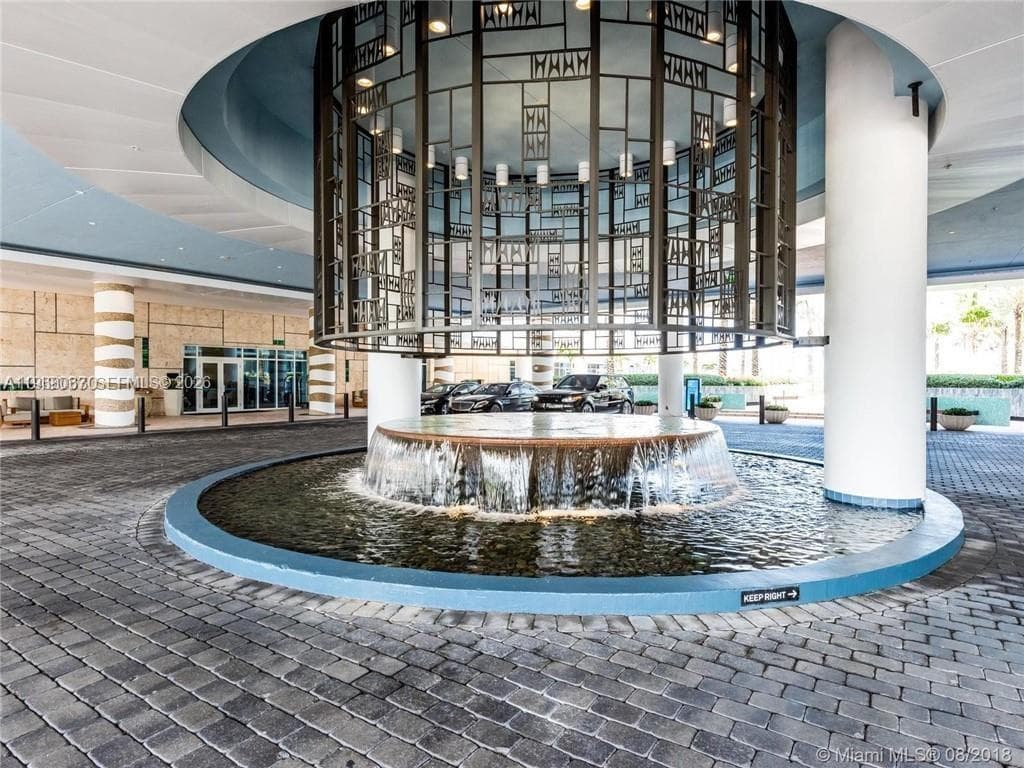 6799 Collins Ave # 301, Miami Beach, FL 33141 — zdjęcie 2