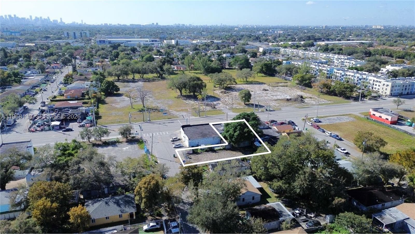 1067 NW 79th St, Miami, FL 33150 — zdjęcie 3