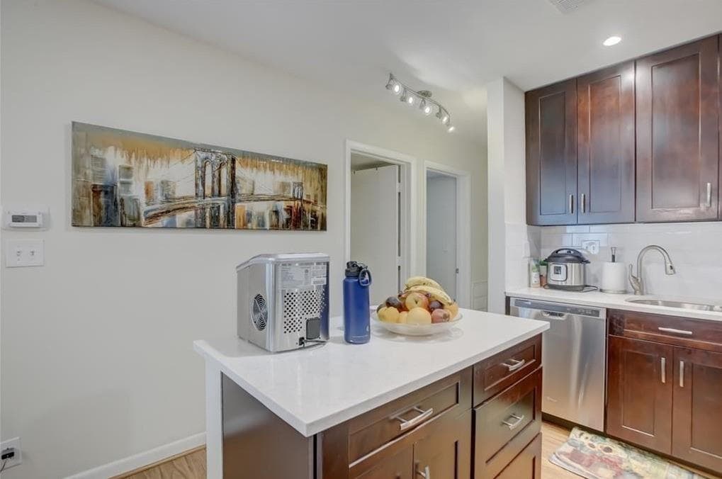 2990 NE 16th Avenue # 301, Oakland Park, FL 33334 — zdjęcie 2