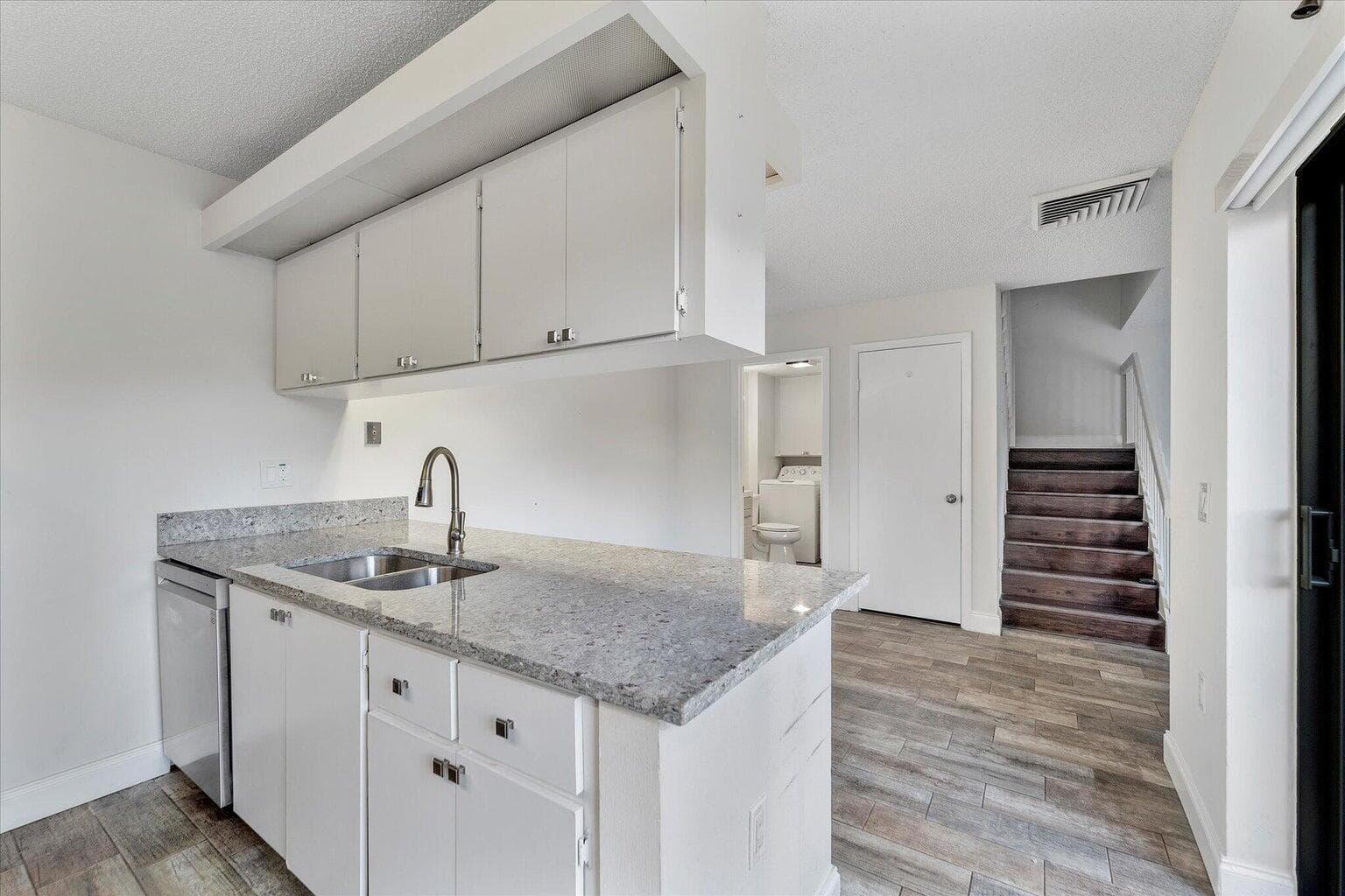 557 Green Springs Place, West Palm Beach, FL 33409
