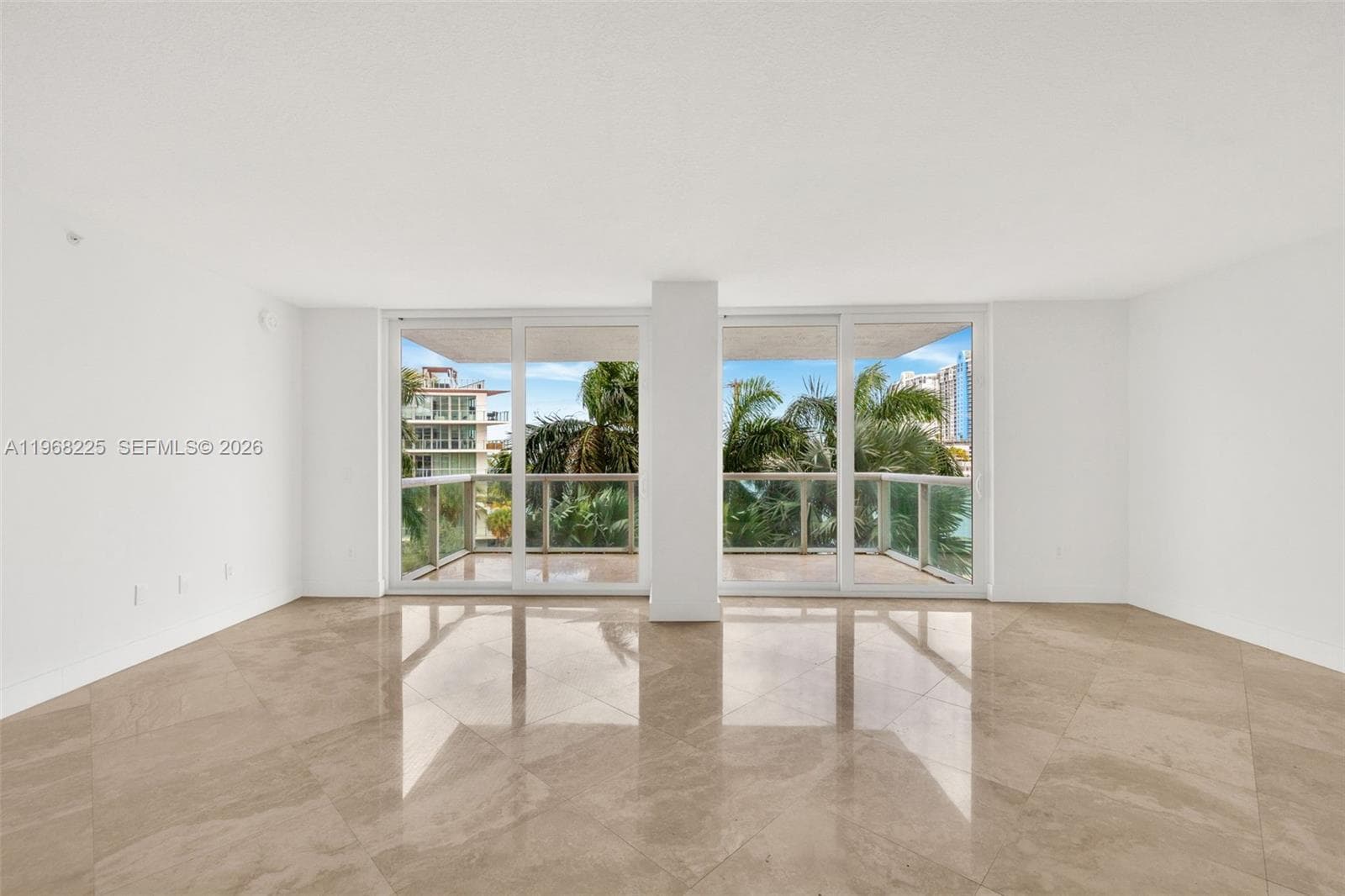 10 Venetian Way # 403, Miami Beach, FL 33139 — zdjęcie 2