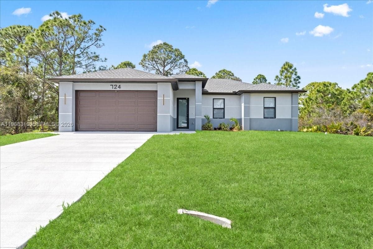 724 Drury Ave, Lehigh Acres, FL 33974