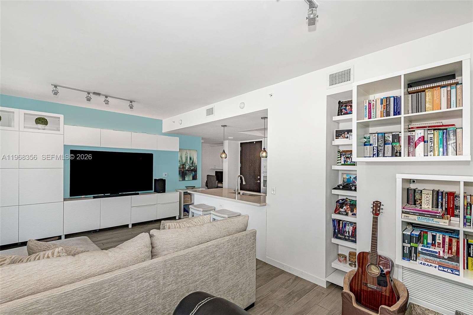 999 SW 1st Ave # 3215, Miami, FL 33130