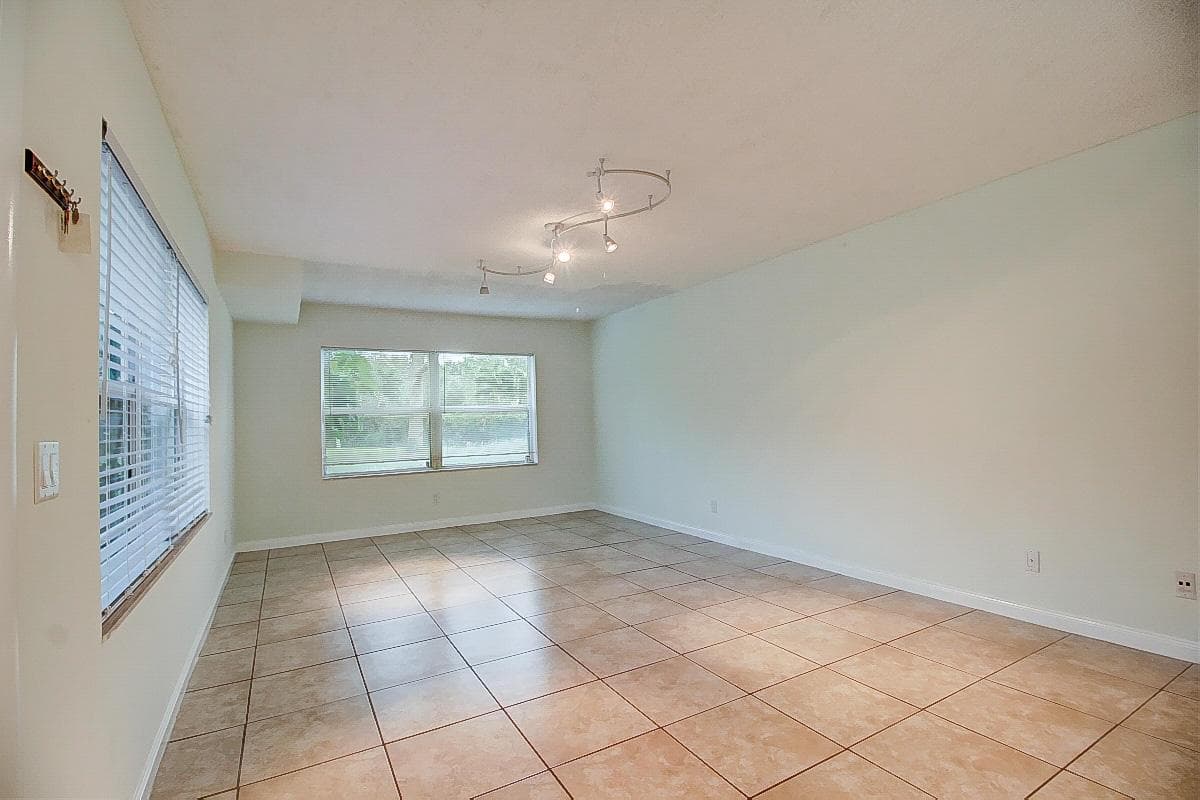 44 Essex Court # B, Royal Palm Beach, FL 33411 — zdjęcie 3