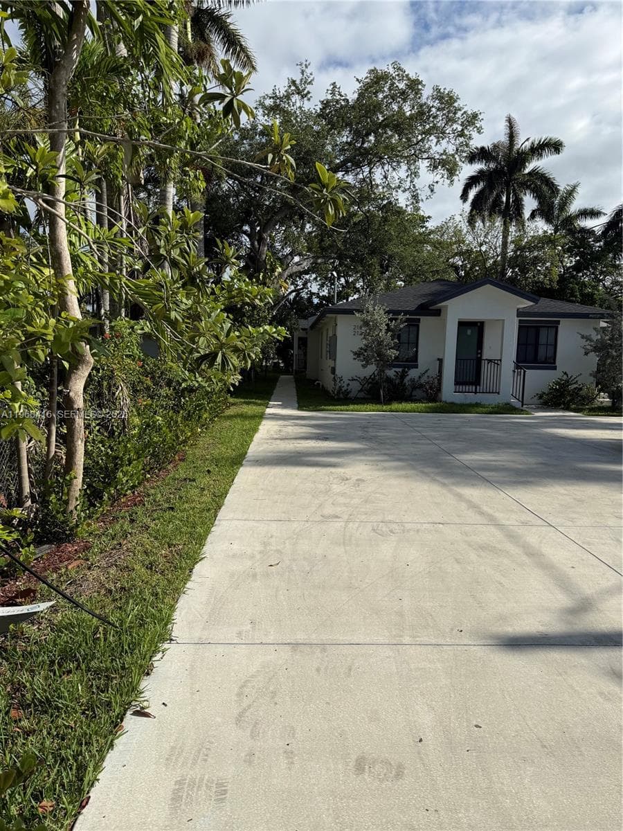210 SW 3rd St, Florida City, FL 33034 — zdjęcie 3