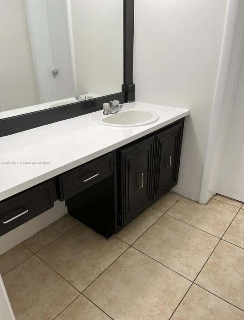 484 NW 165th St Road # A-211, Miami, FL 33169 — zdjęcie 5