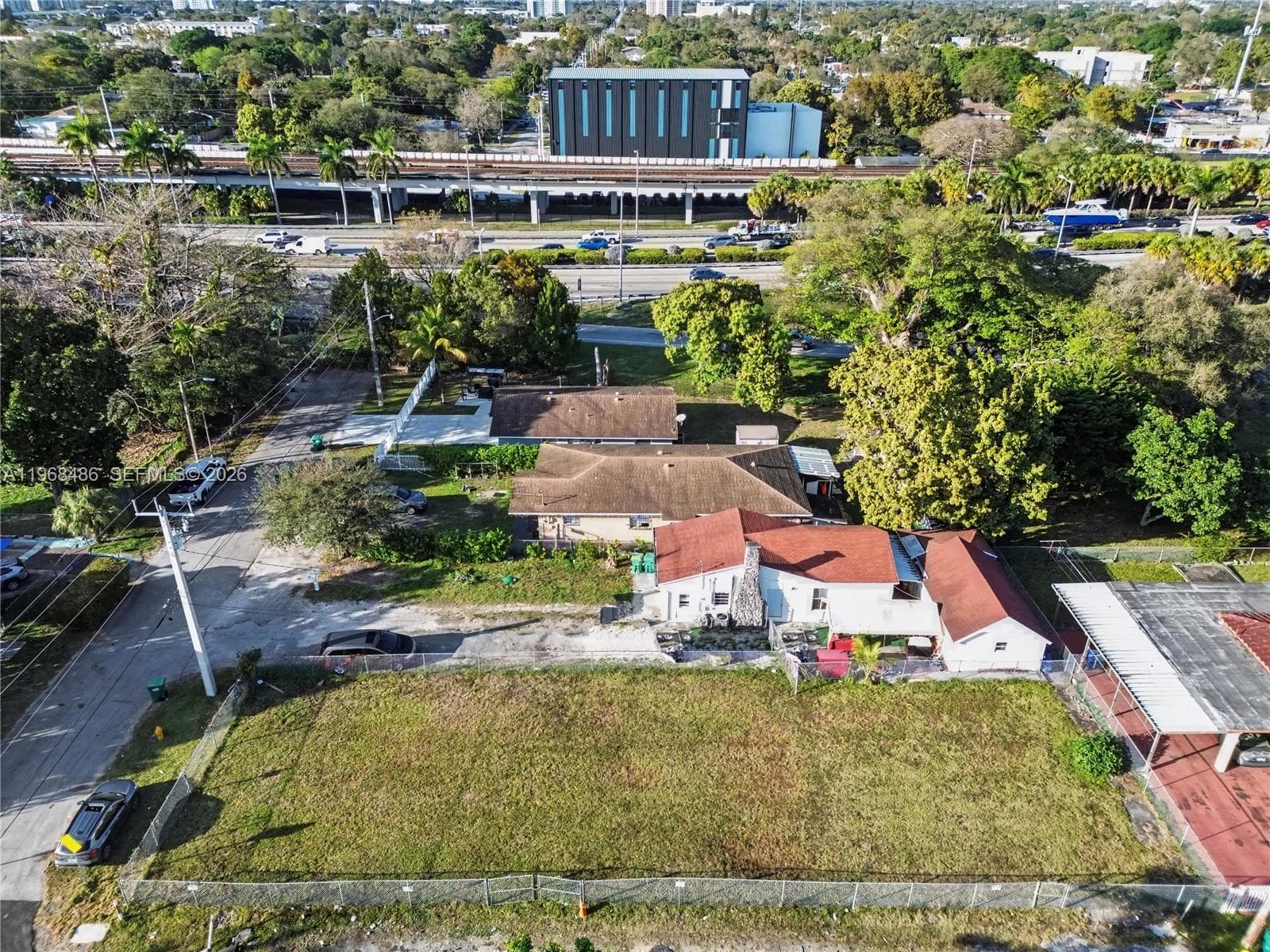 3801 NW 23rd Ave, Miami, FL 33142 — zdjęcie 2