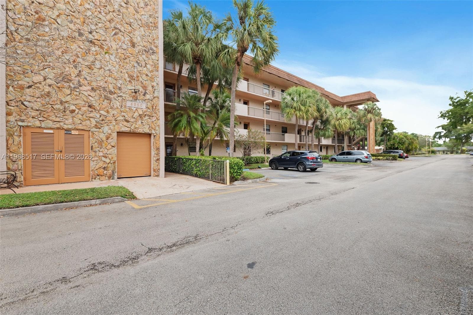 4950 E Sabal Palm Blvd # 310, Tamarac, FL 33319 — zdjęcie 2