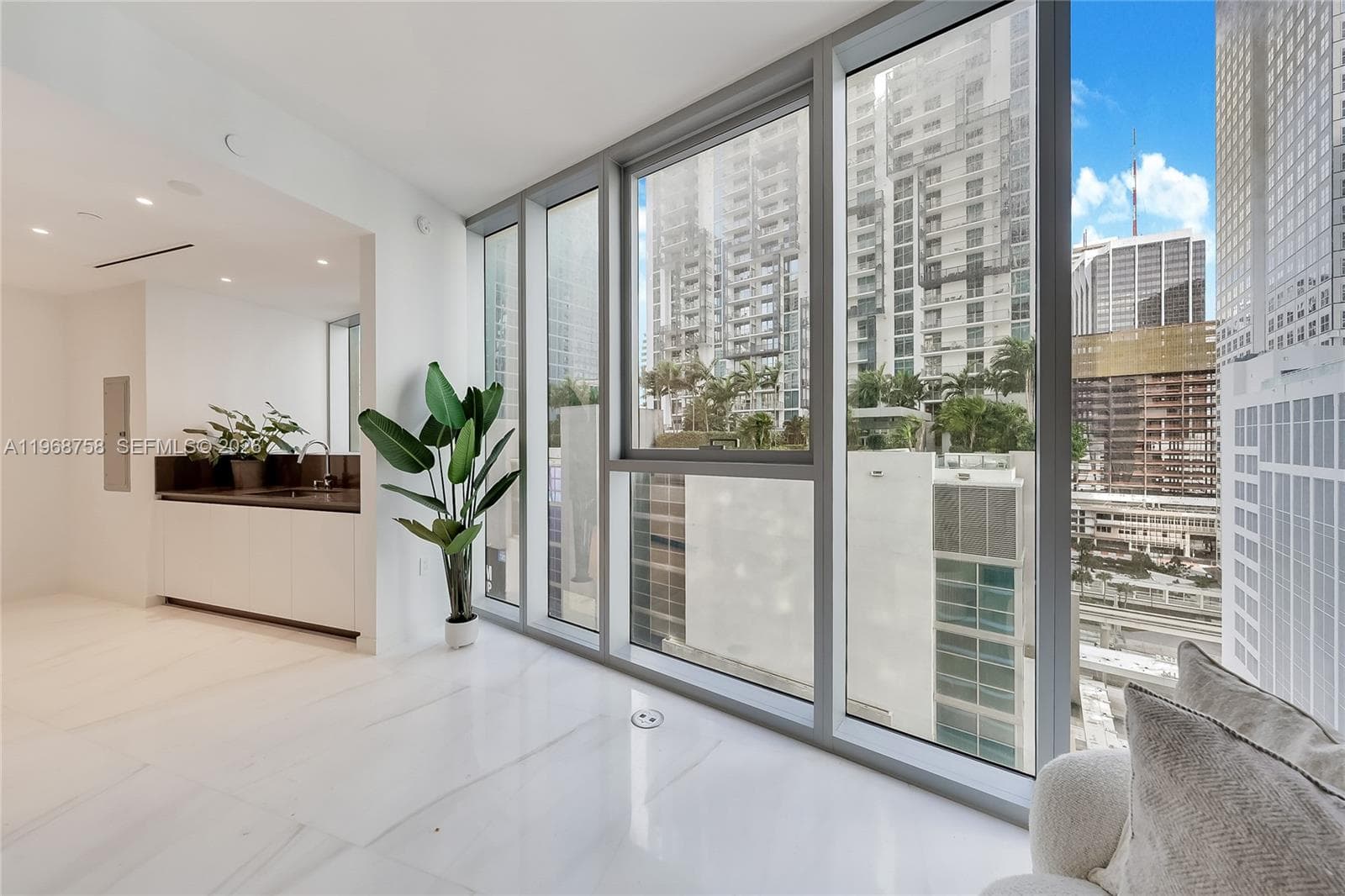 300 Biscayne Boulevard Way # 1105C, Miami, FL 33131 — zdjęcie 4