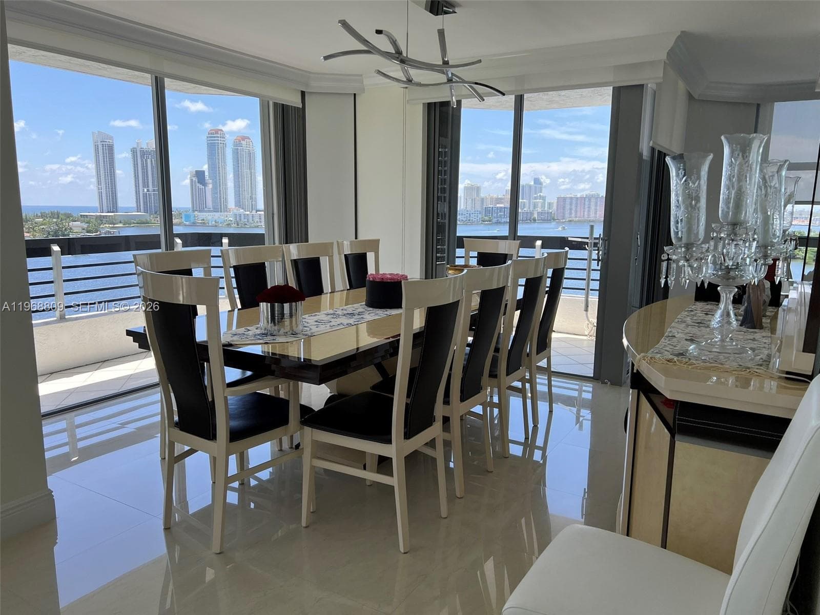 3530 Mystic Pointe Dr # 1215, Aventura, FL 33180
