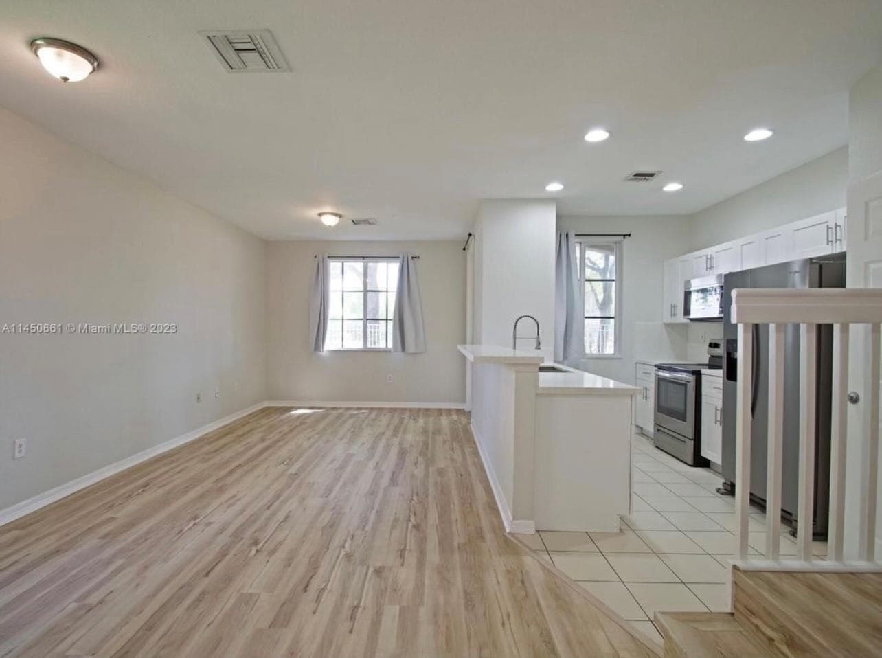 6030 SW 19th Place, North Lauderdale, FL 33068 — zdjęcie 2