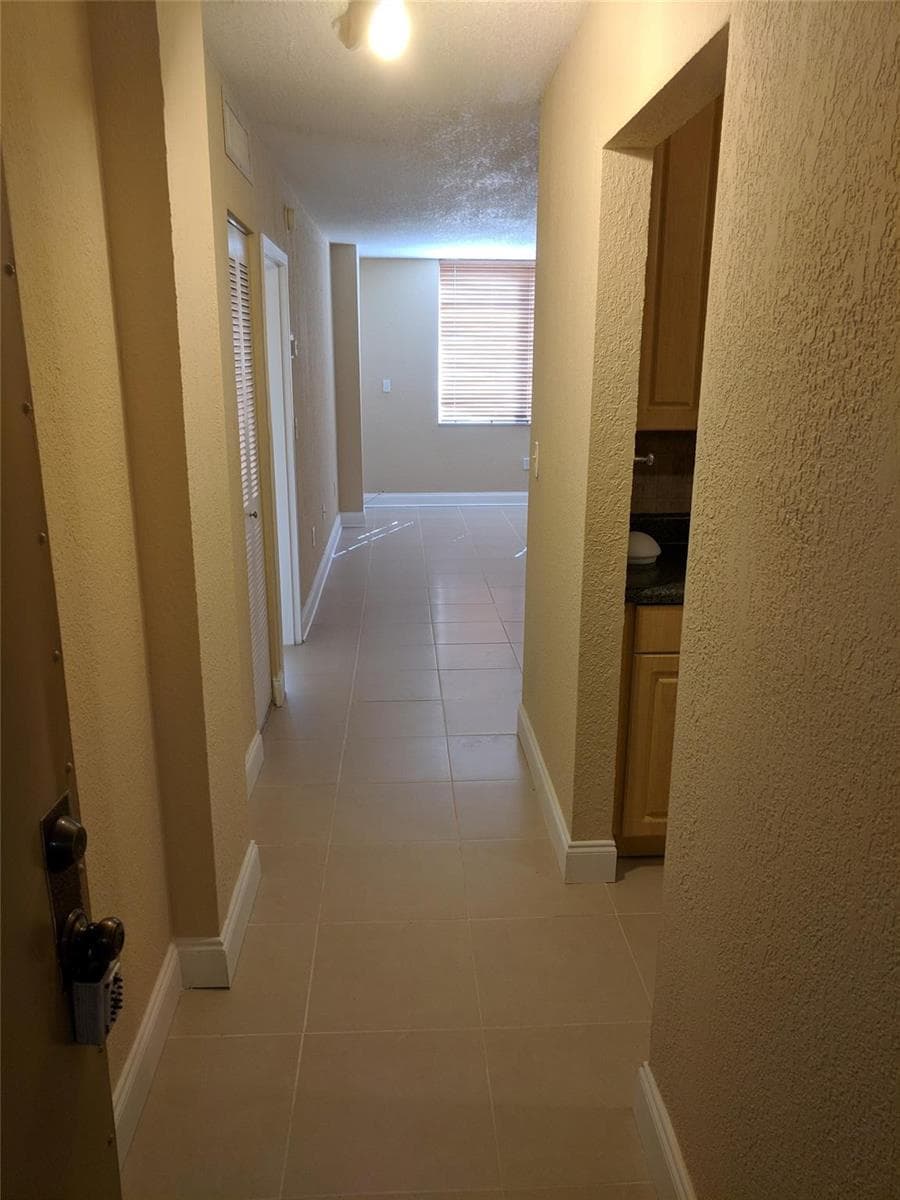 1250 NE 125th Street # 312-C, North Miami, FL 33161 — zdjęcie 2