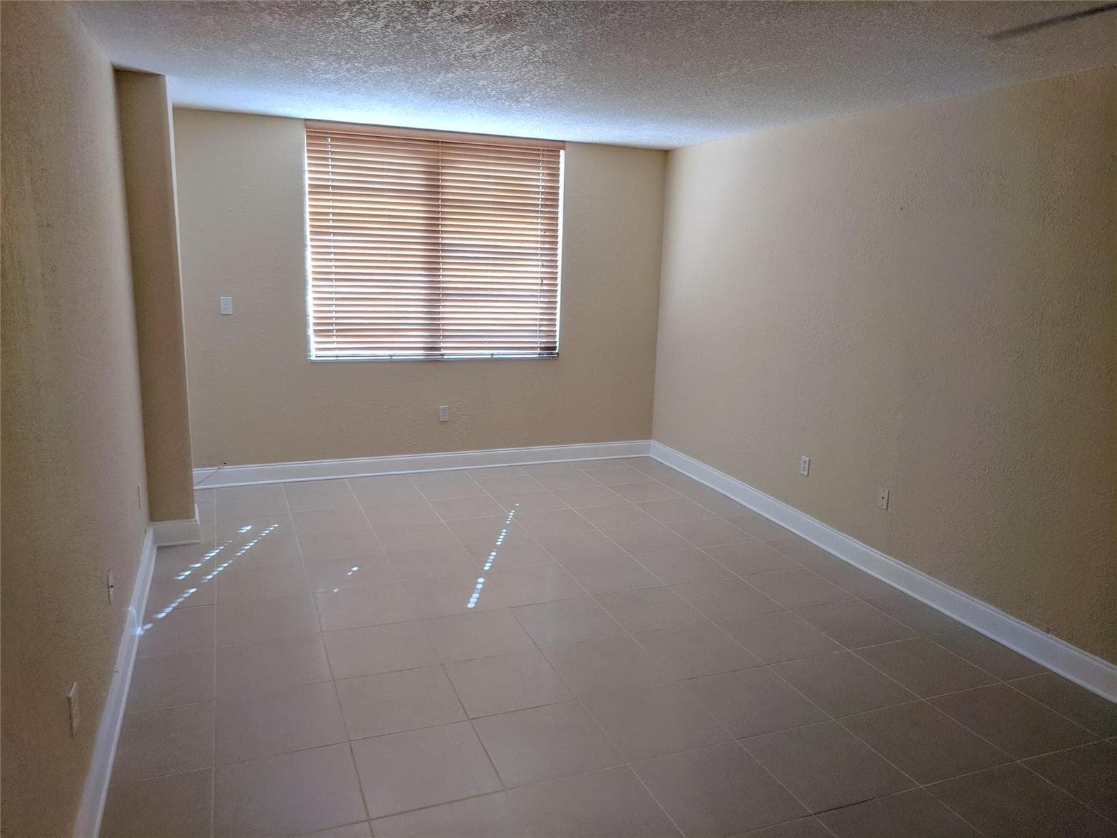 1250 NE 125th Street # 312-C, North Miami, FL 33161 — zdjęcie 3