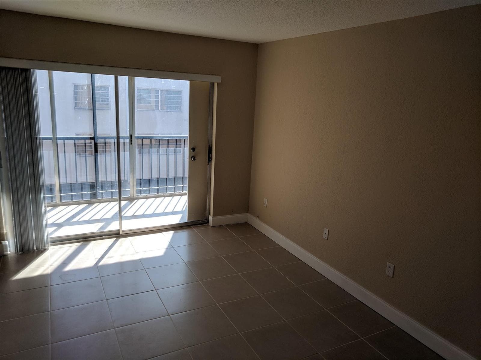 1250 NE 125th Street # 312-C, North Miami, FL 33161 — zdjęcie 5