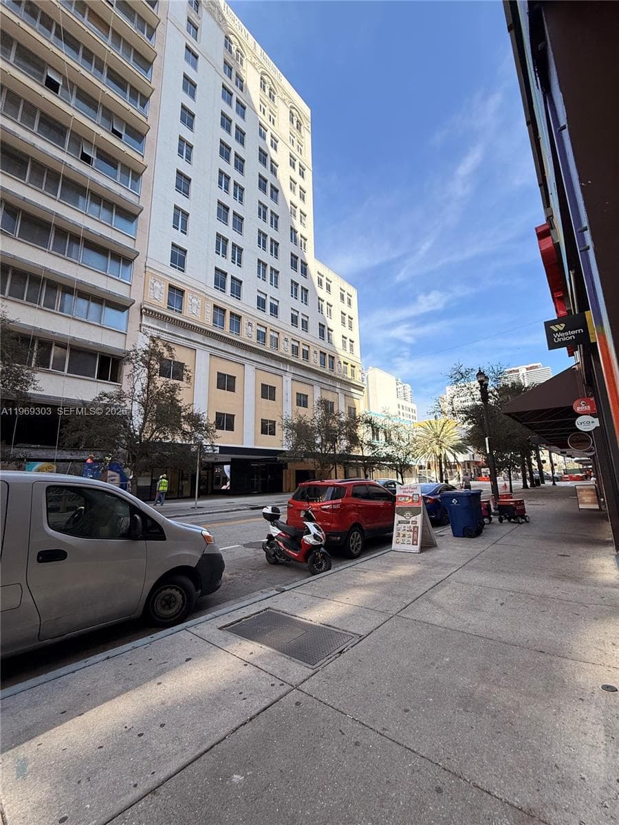 28 W Flagler St # 102, Miami, FL 33130 — zdjęcie 2