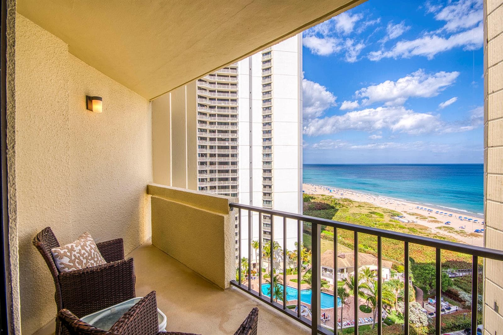 2800 N Ocean Drive # B-15d, Singer Island, FL 33404 — zdjęcie 2