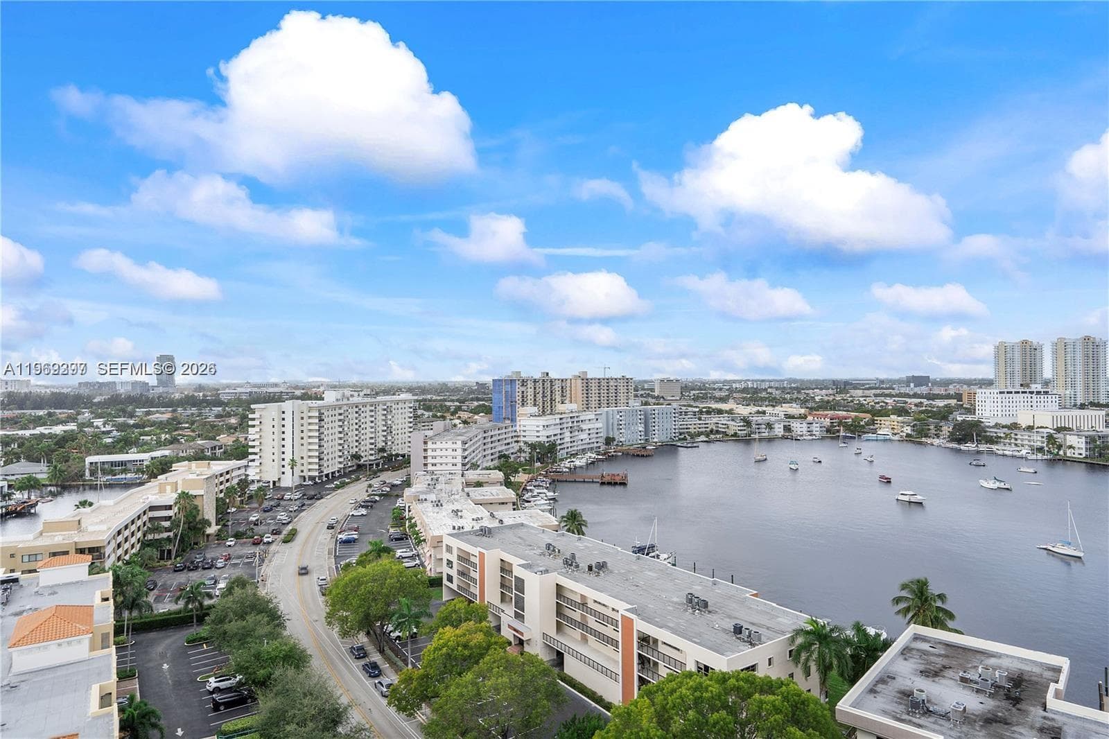 137 Golden Isles Dr # 1609, Hallandale Beach, FL 33009 — zdjęcie 2