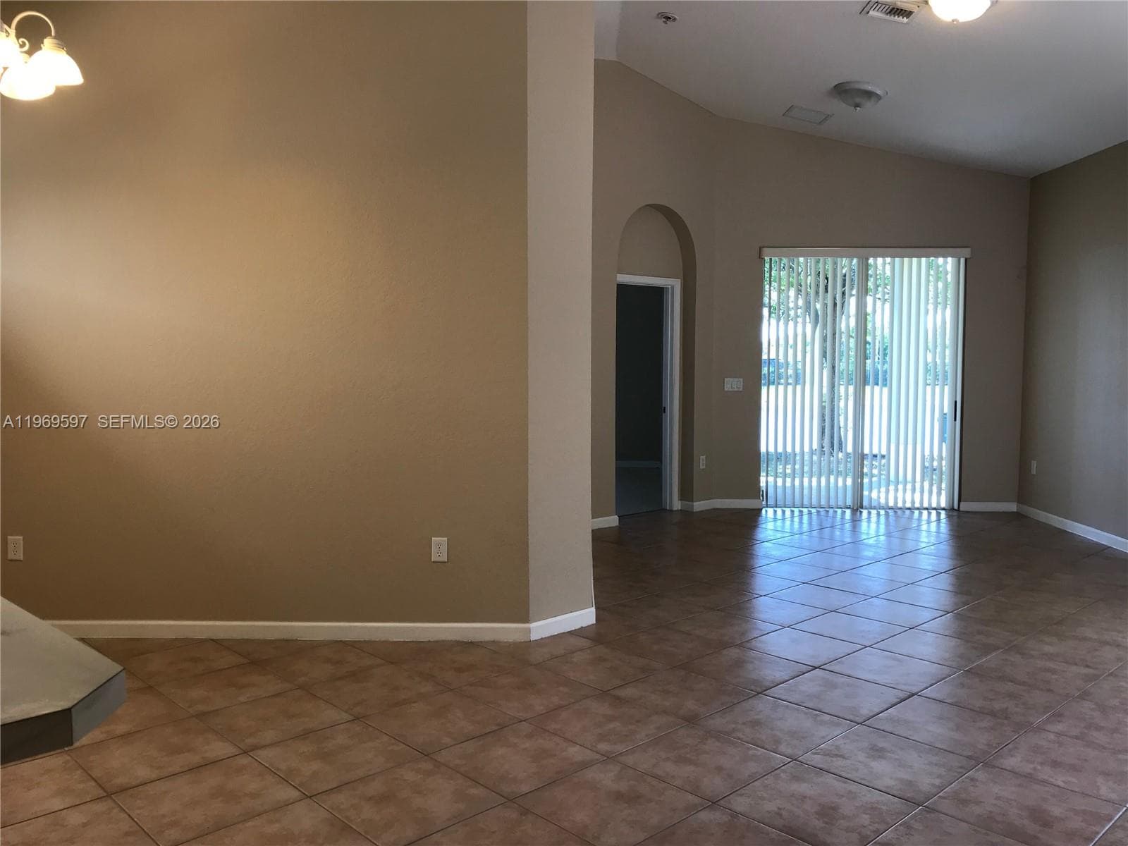 3748 NE 9th Ct, Homestead, FL 33033 — zdjęcie 2