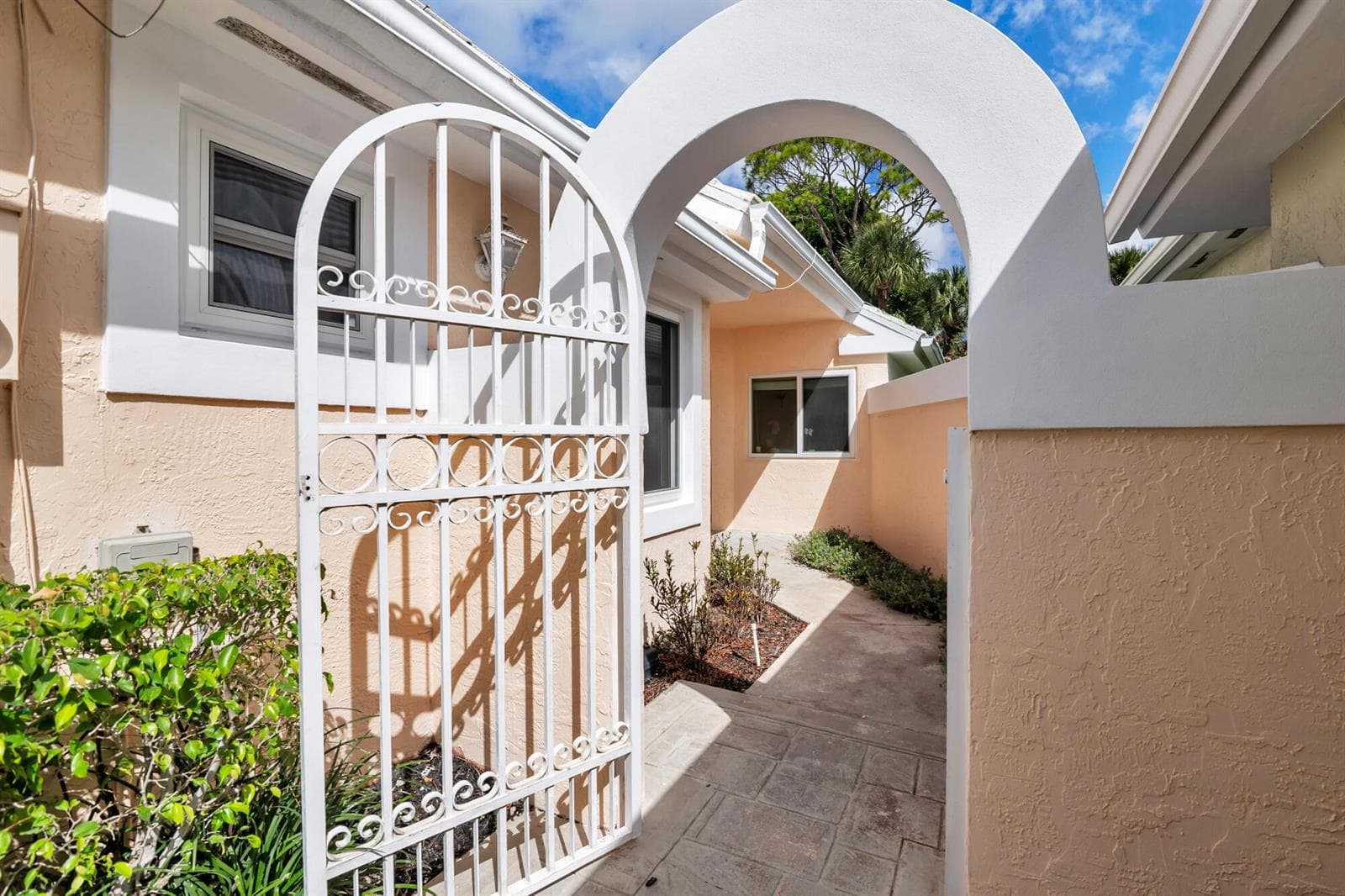 9213 Heathridge Drive, West Palm Beach, FL 33411 — zdjęcie 2