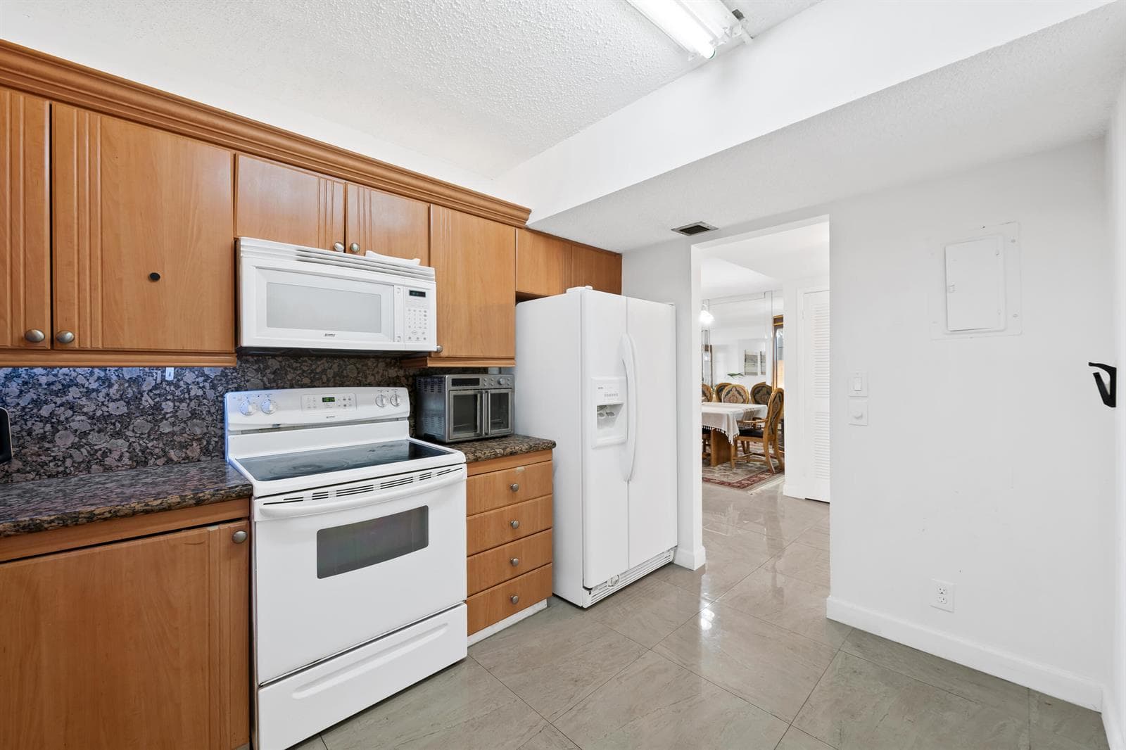 2500 Parkview Drive # 615, Hallandale Beach, FL 33009 — zdjęcie 4