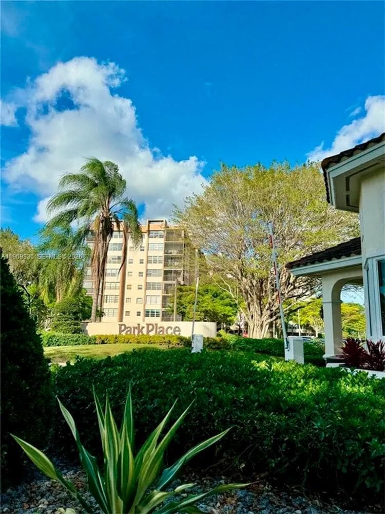 900 Saint Charles Pl # 316, Pembroke Pines, FL 33026 — zdjęcie 3