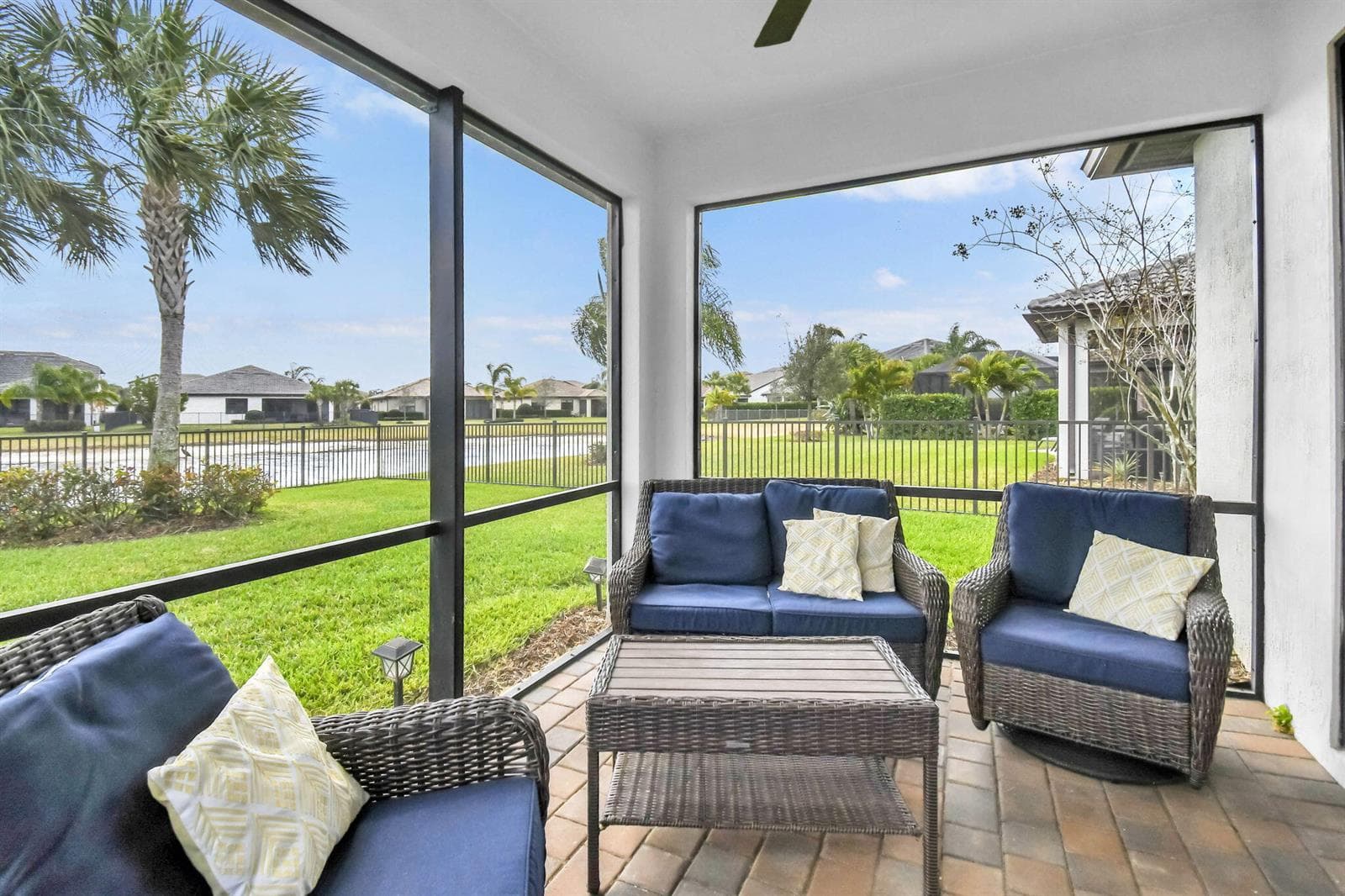 479 SE Vallarta Drive, Port St. Lucie, FL 34984 — zdjęcie 5