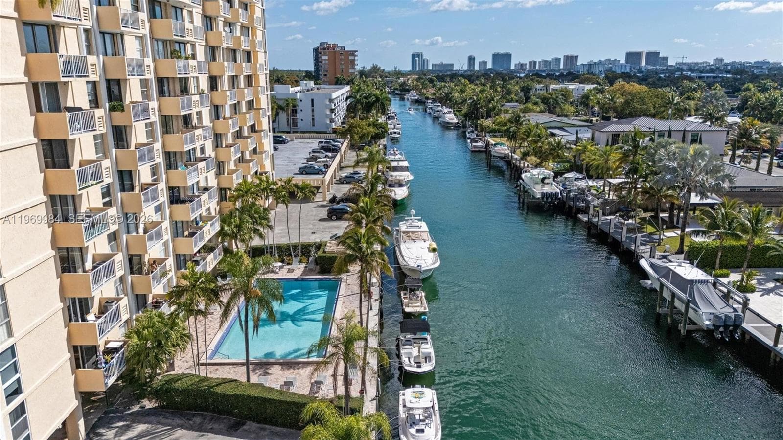 2350 NE 135th St # 811, North Miami, FL 33181 — zdjęcie 2