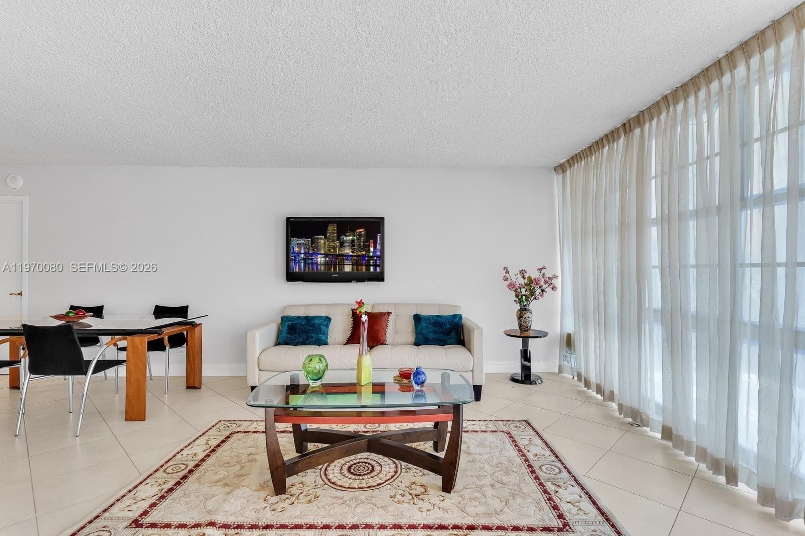 301 174 Street # 405, Sunny Isles Beach, FL 33160 — zdjęcie 2