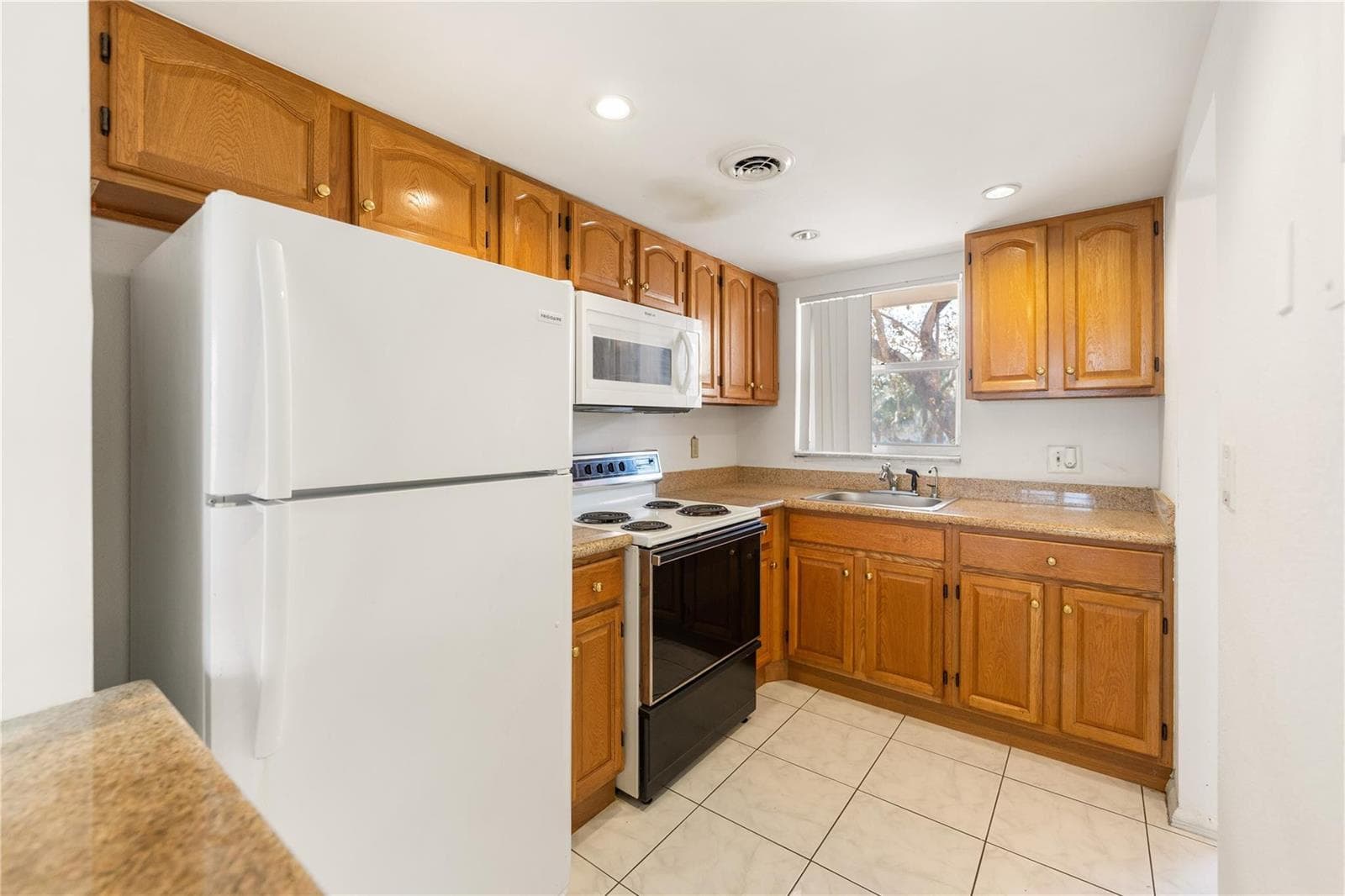 8081 N Sunrise Lakes Drive # 203, Sunrise, FL 33322 — zdjęcie 5