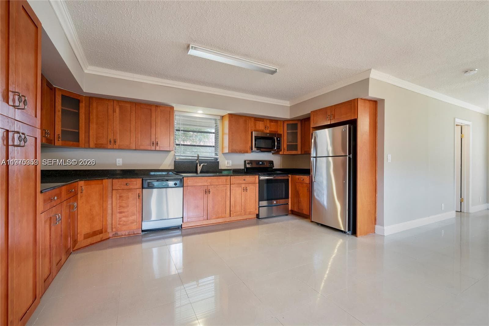 5632 Hayes St, Hollywood, FL 33021