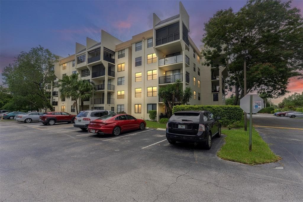 6190 Woodlands Boulevard # 107, Tamarac, FL 33319 — zdjęcie 2